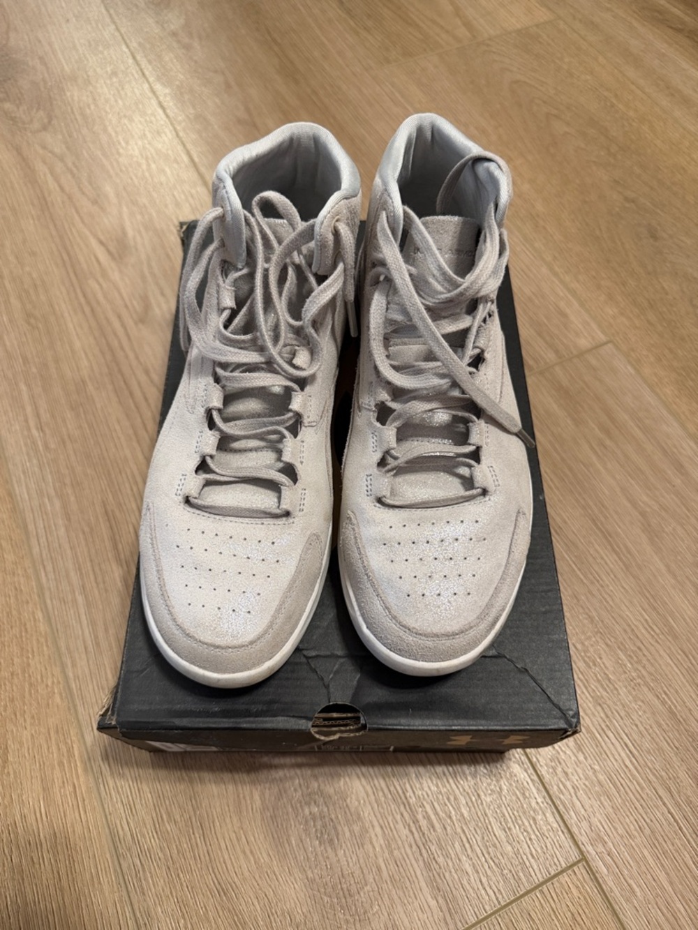 Under Armour Womans Light Gray shimmer  High-Top Sneakers